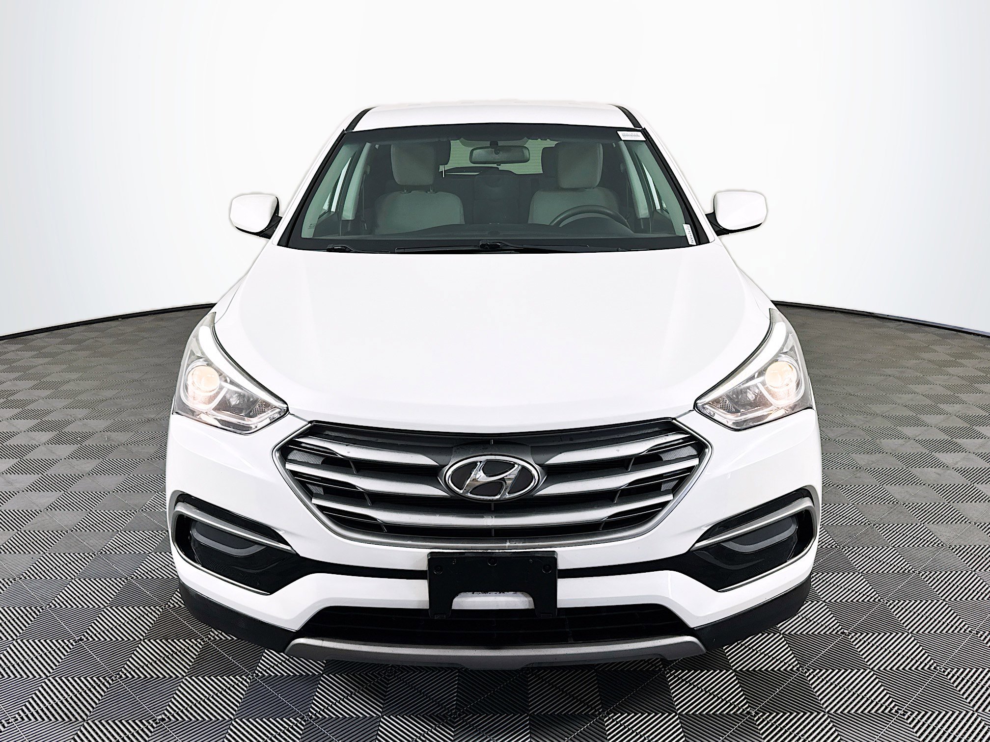 Used 2017 Hyundai Santa Fe Sport image 2