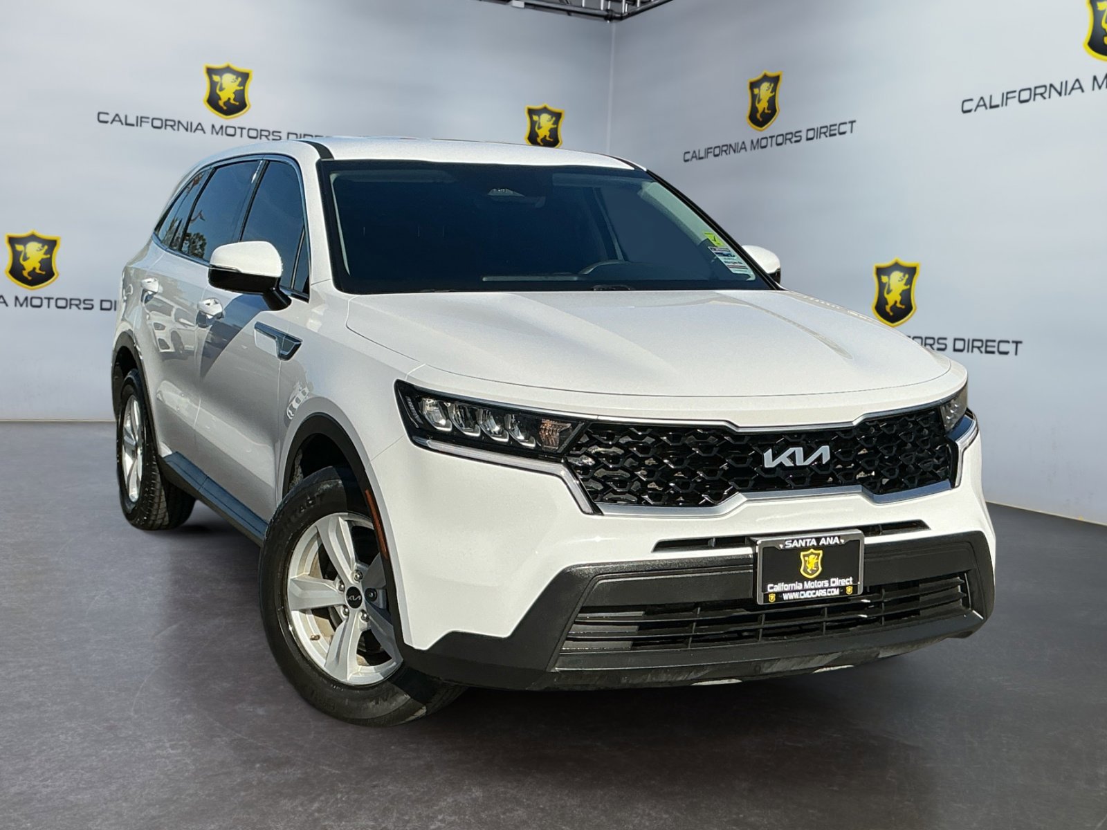 Used 2023 Kia Sorento LX image 3