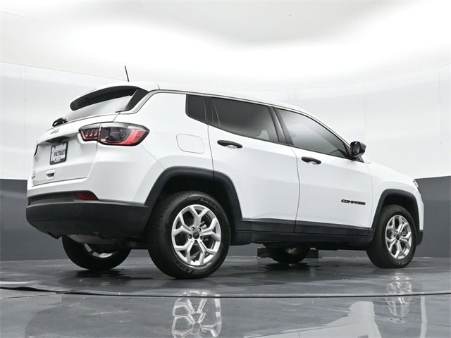 Used 2025 Jeep Compass Sport image 35
