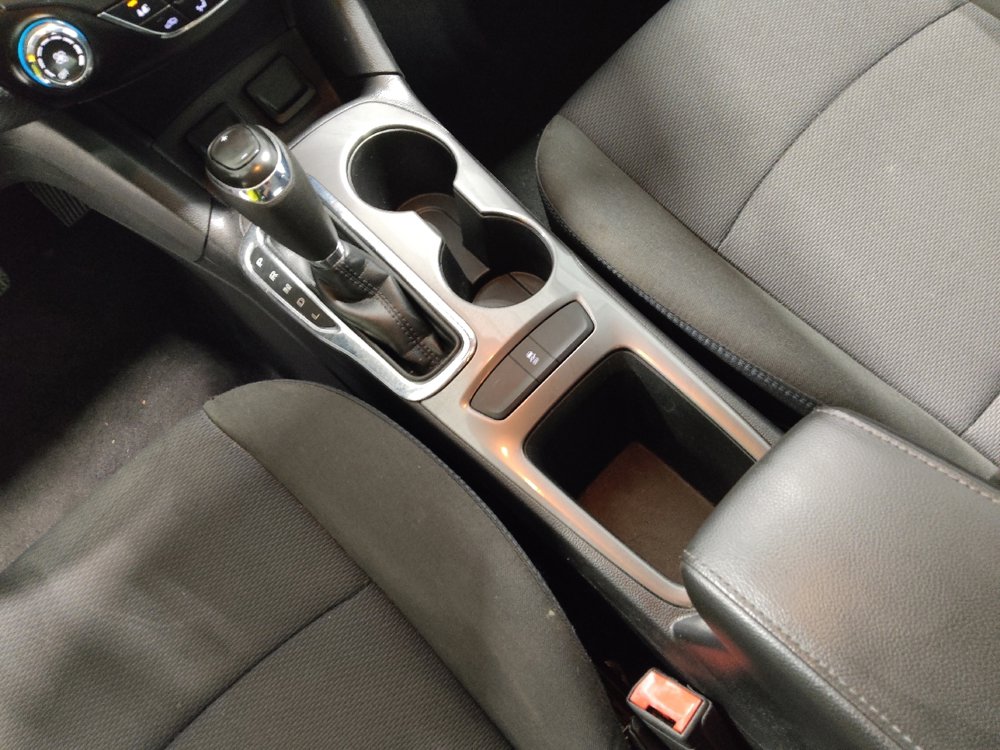 Used 2017 Chevrolet Cruze LT image 26