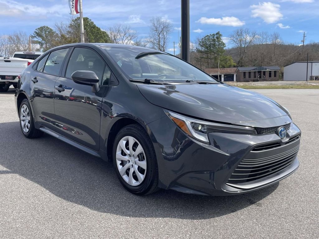 Used 2024 Toyota Corolla LE image 5