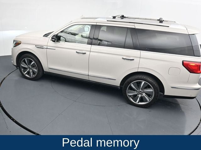 Used 2019 Lincoln Navigator Reserve w/ Cargo Package AWD/4WD image 24