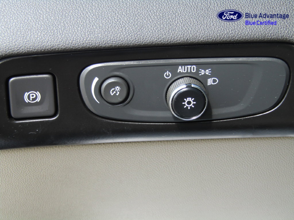 Used 2019 Buick Enclave Essence w/ LPO, Hit The Road Package AWD/4WD image 35