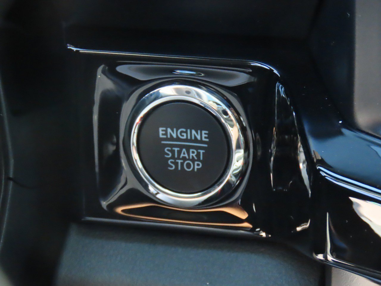 New 2026 Ford F250 Lariat w/ Black Appearance Package image 28