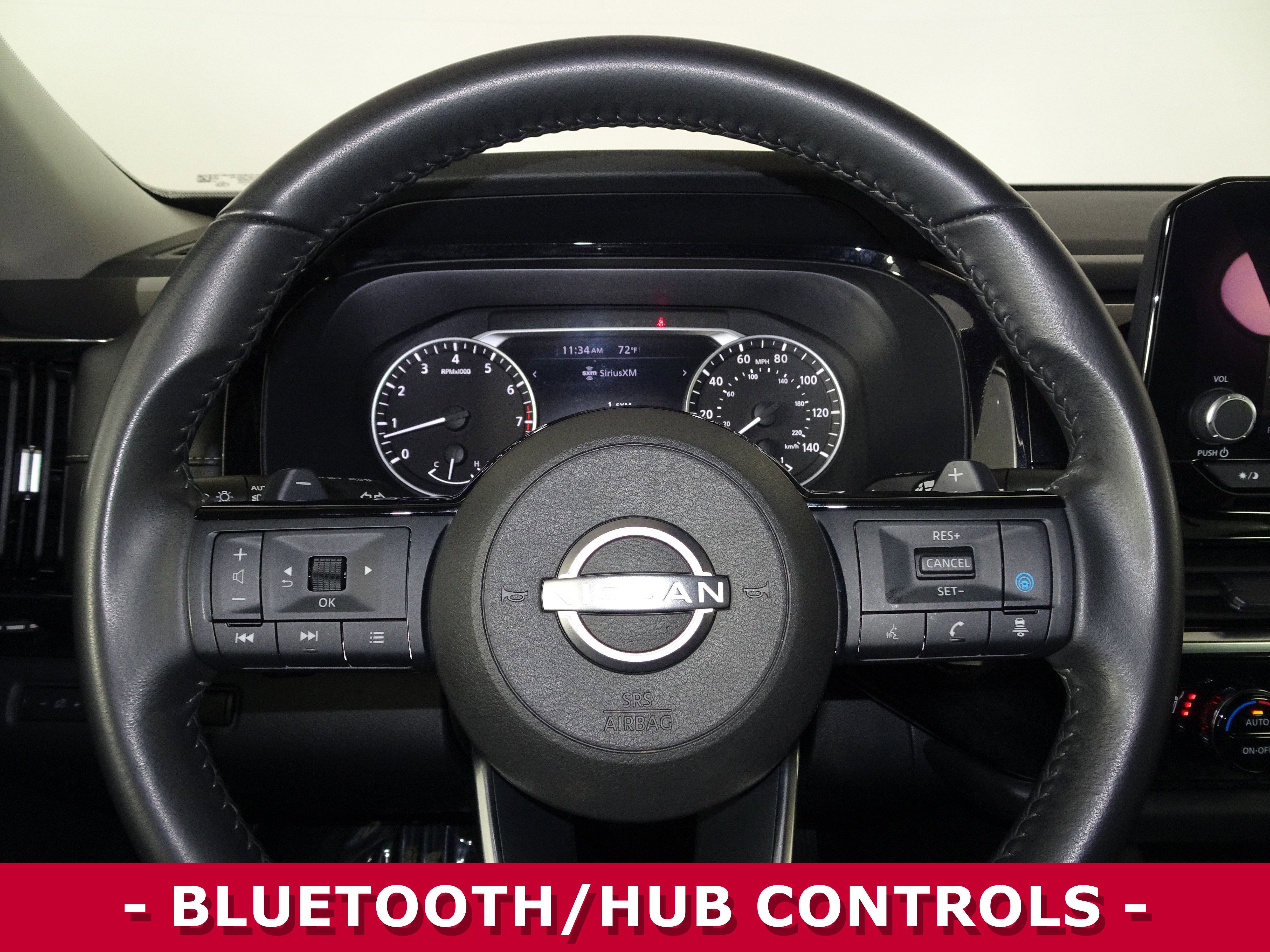 Used 2023 Nissan Pathfinder SV image 13