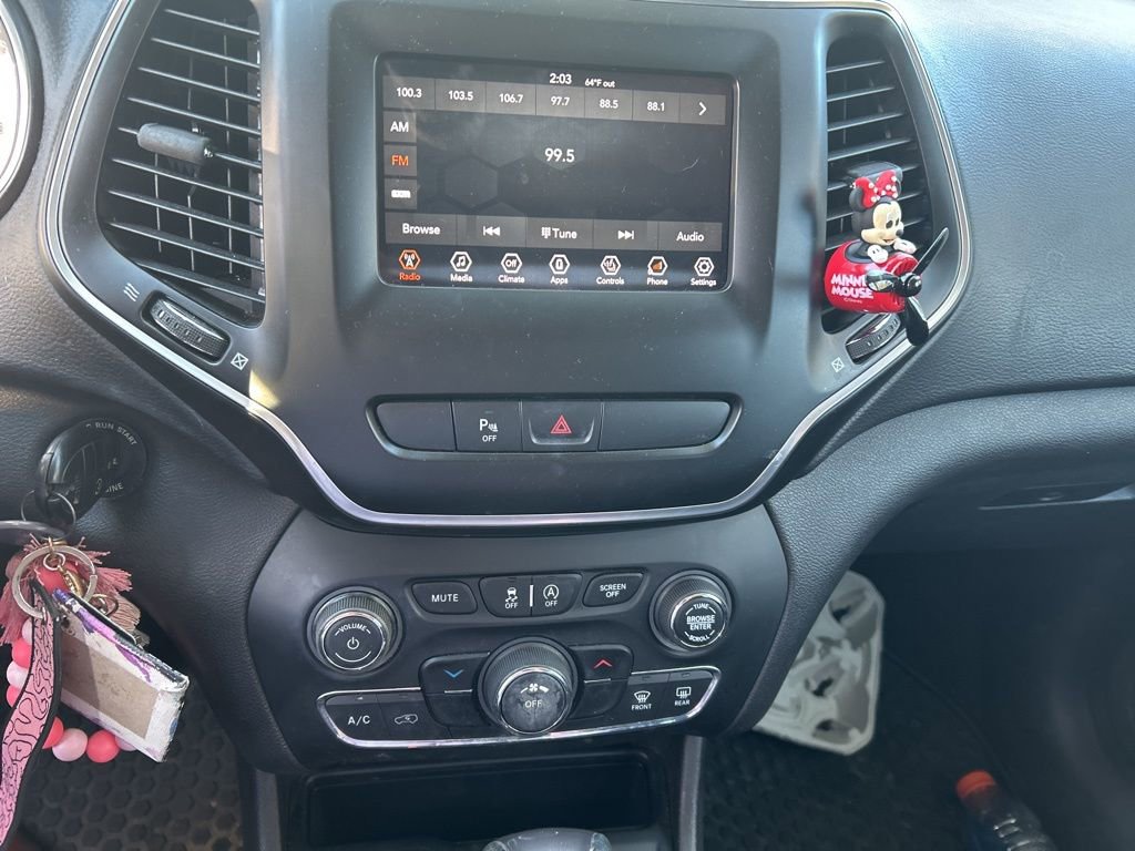 Used 2019 Jeep Cherokee Latitude w/ Cold Weather Group image 18