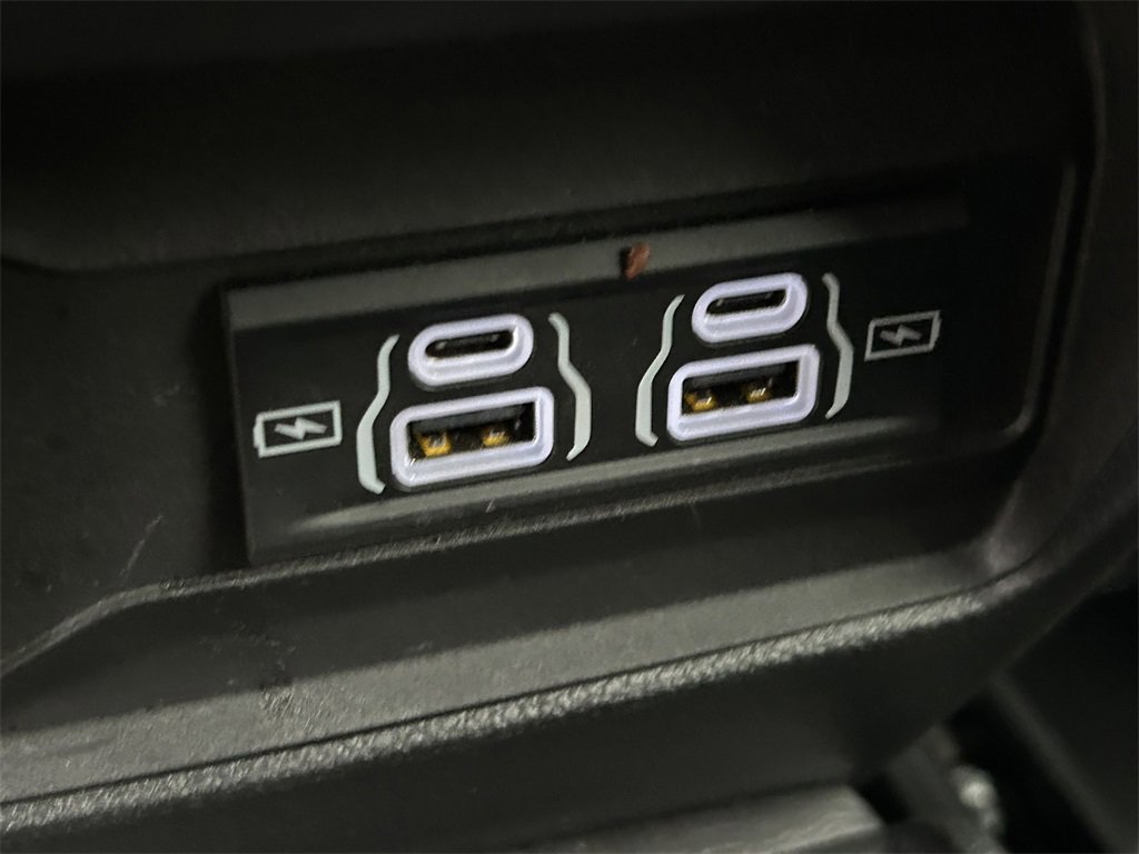 Used 2025 Jeep Grand Cherokee L Limited image 24