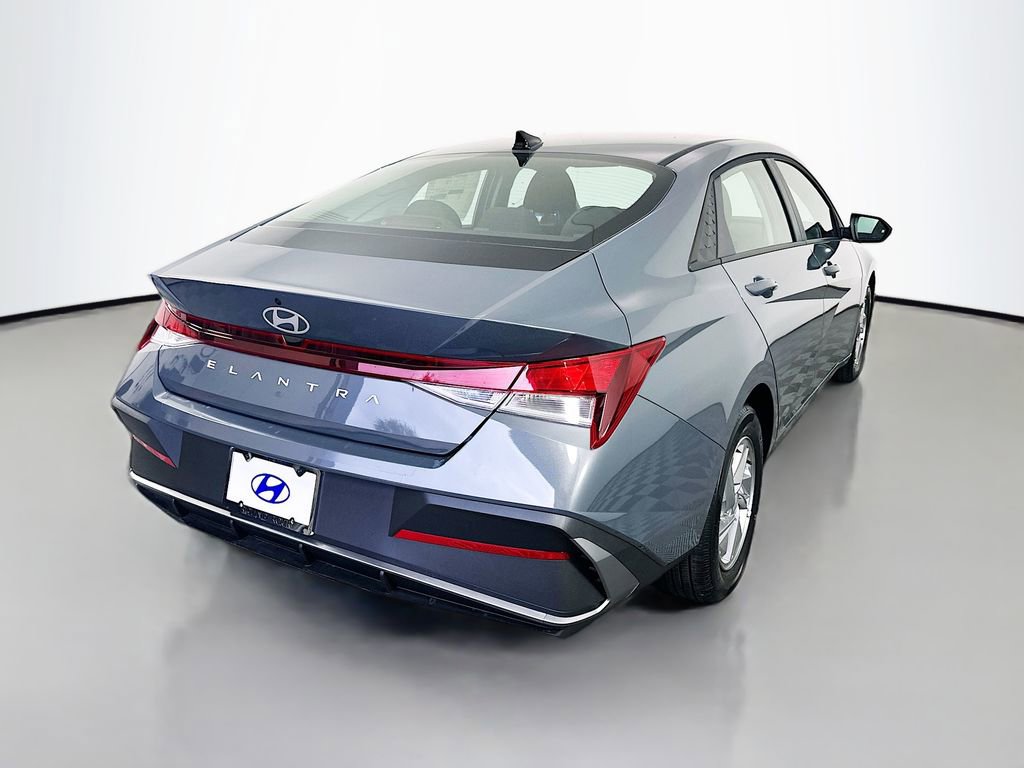 New 2026 Hyundai Elantra SE w/ Cargo Package FWD image 5