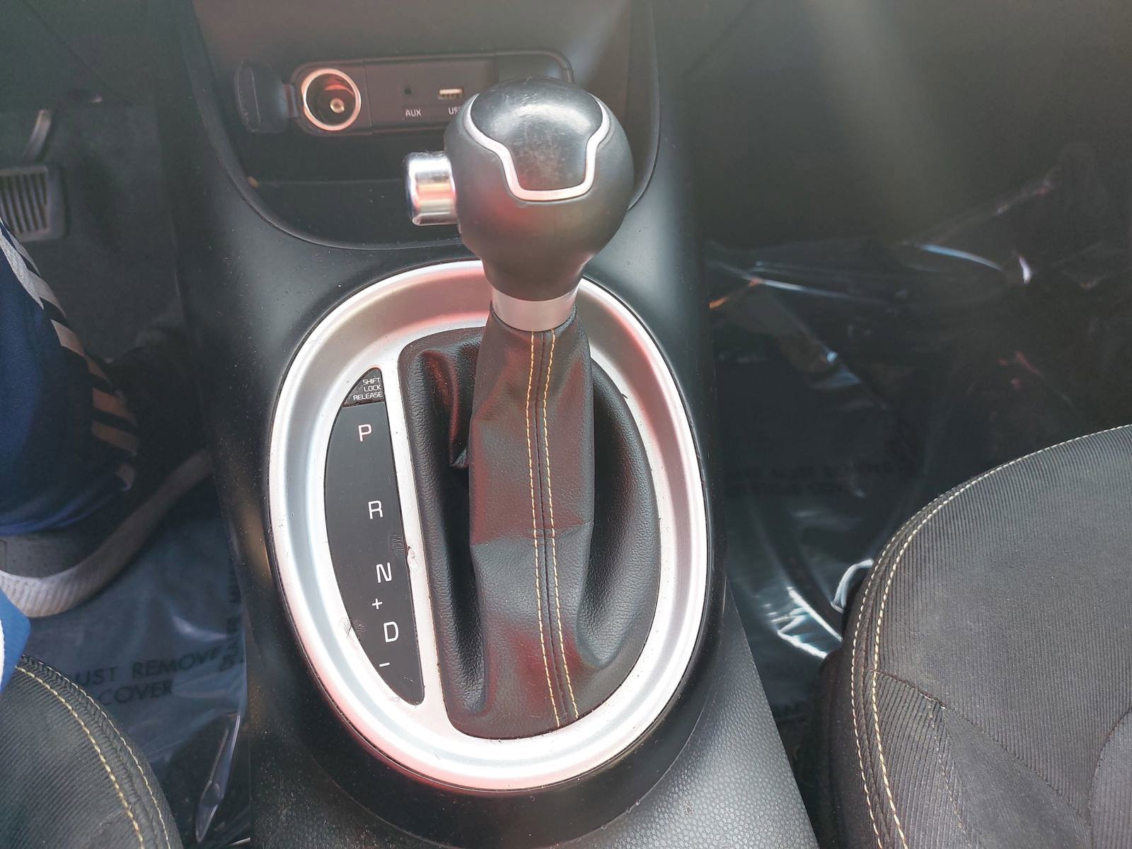 Used 2015 Kia Soul + FWD image 22