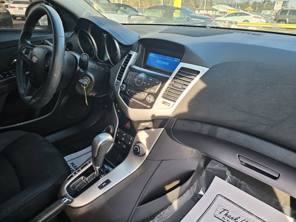 Used 2016 Chevrolet Cruze LT image 29