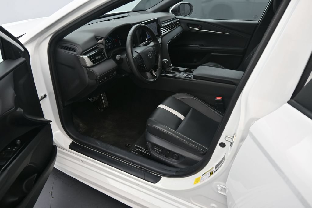 Used 2025 Toyota Camry SE FWD image 16