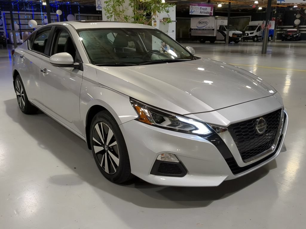 Used 2022 Nissan Altima 2.5 SV w/ SV Premium Package AWD/4WD image 5