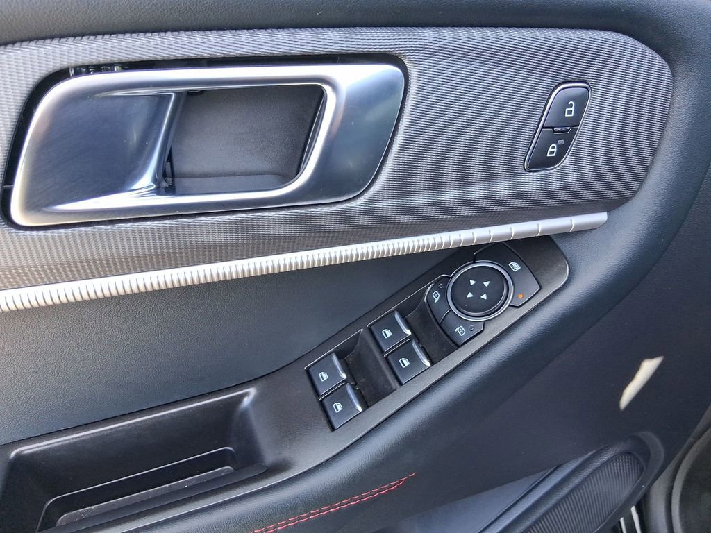 Certified 2025 Ford Explorer ST-Line w/ ST-Line Street Pack image 18