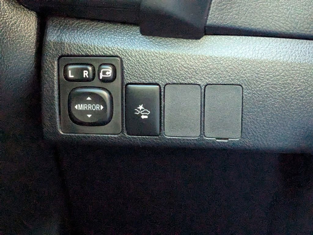 Used 2017 Toyota Corolla iM FWD image 19