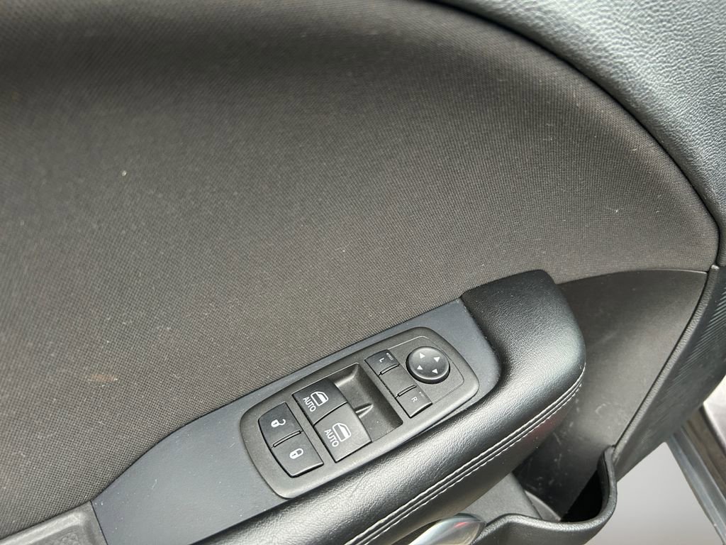 Used 2021 Dodge Challenger SXT w/ Driver Convenience Group RWD image 21