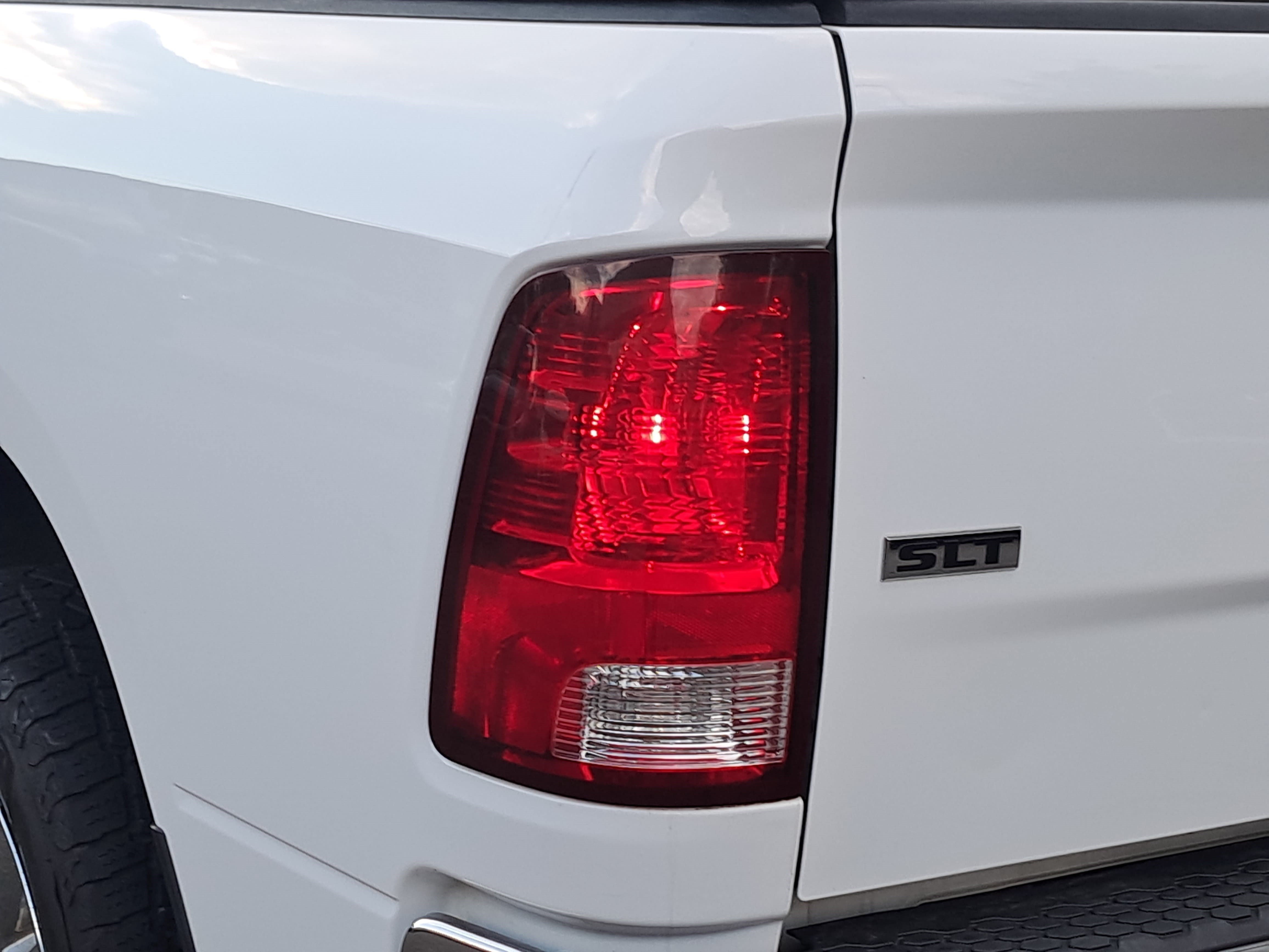 Used 2018 RAM 1500 Classic SLT AWD/4WD image 29