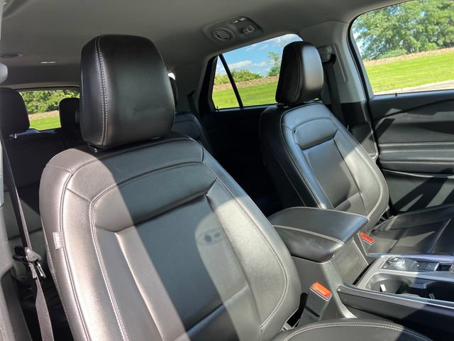 Used 2023 Ford Explorer XLT w/ Equipment Group 202A AWD/4WD image 38