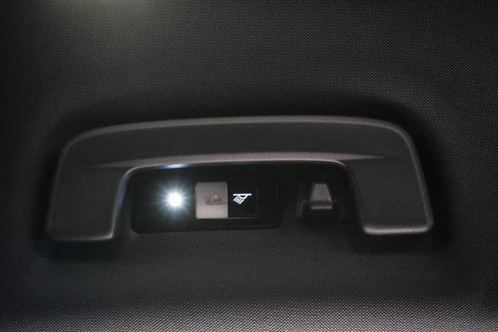 Used 2022 Porsche Panamera 4 Platinum Edition image 25