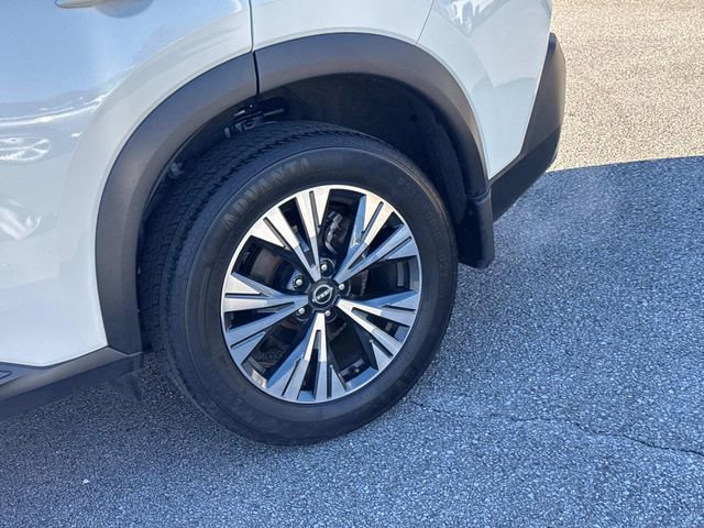 Used 2023 Nissan Rogue SV image 11