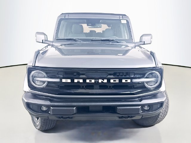 Used 2023 Ford Bronco Outer Banks AWD/4WD image 2