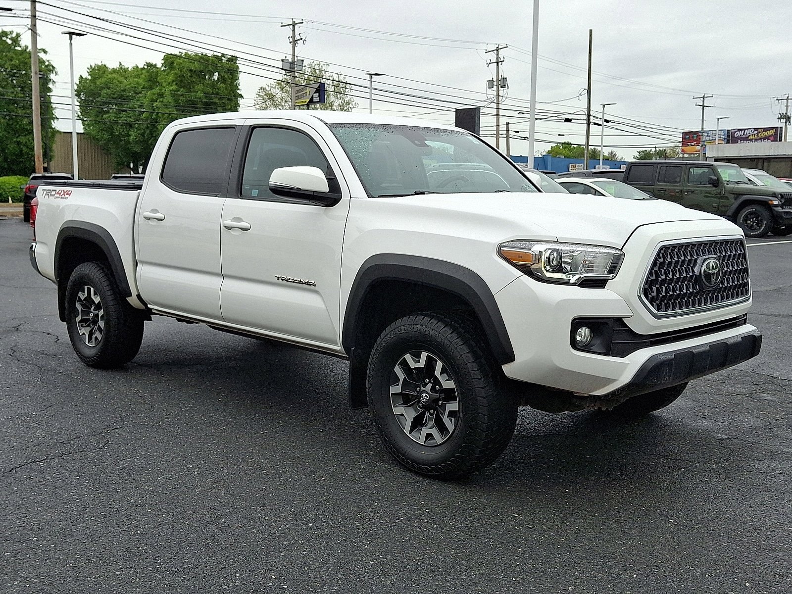 Used 2019 Toyota Tacoma TRD Off-Road AWD/4WD image 3