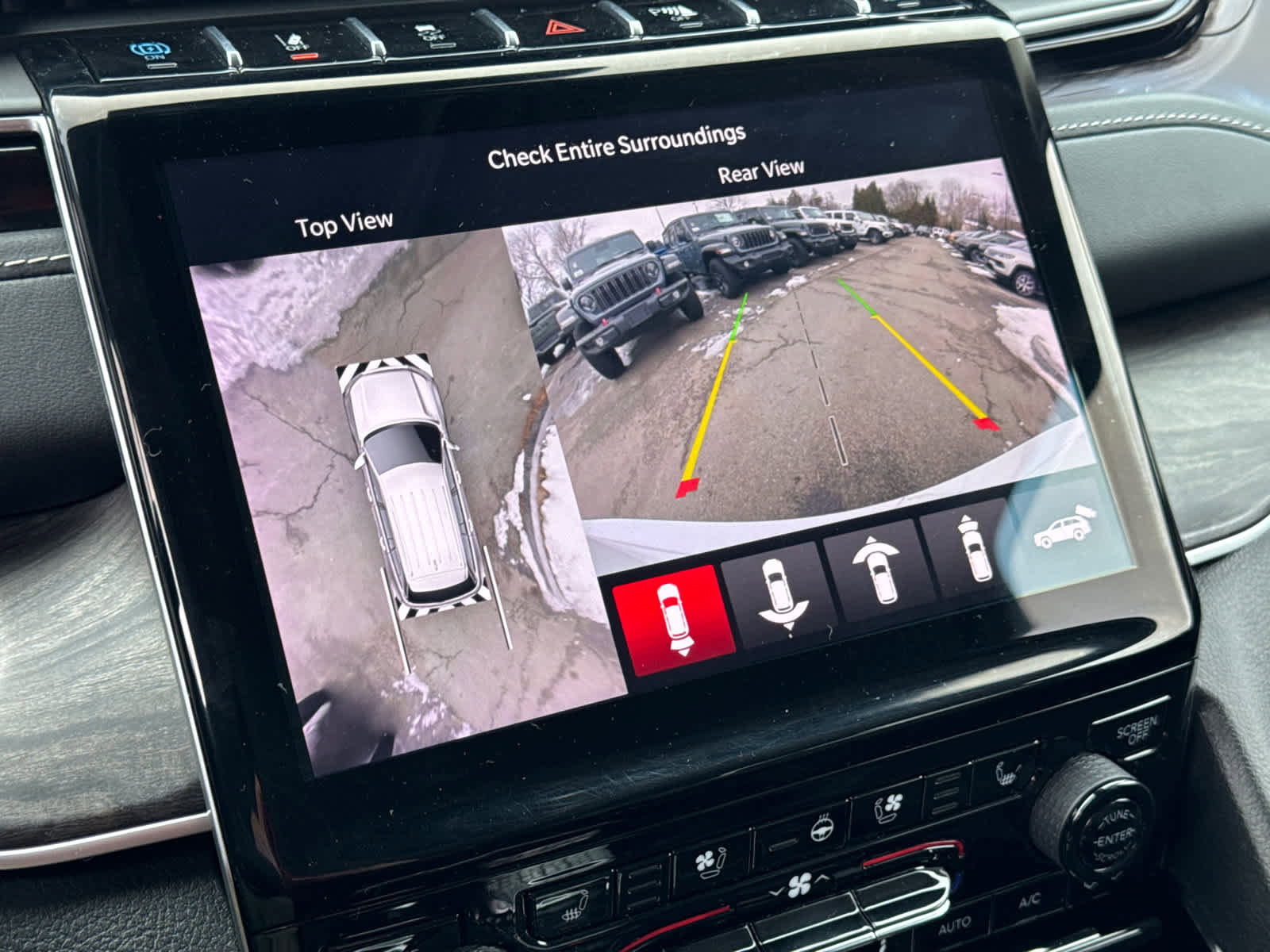 Used 2023 Jeep Grand Cherokee 4WD 4xe w/ Luxury Tech Group II image 28