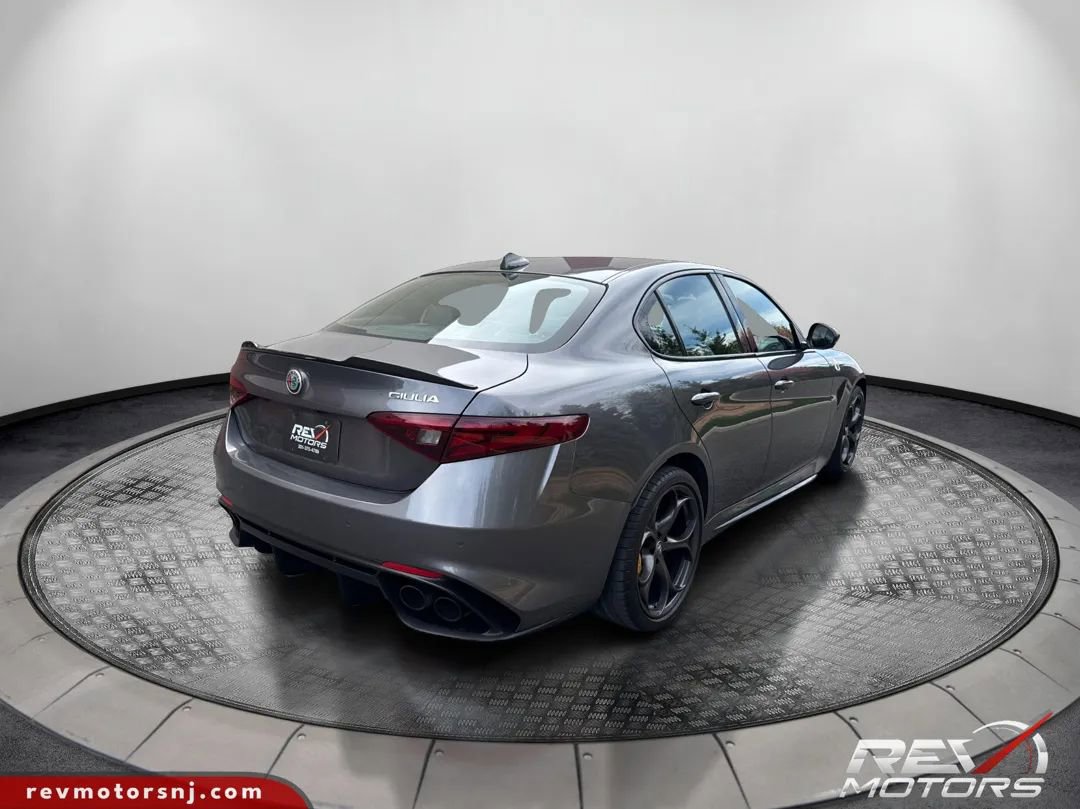 Used 2018 Alfa Romeo Giulia Quadrifoglio w/ Driver Assist Dynamic Package RWD image 5