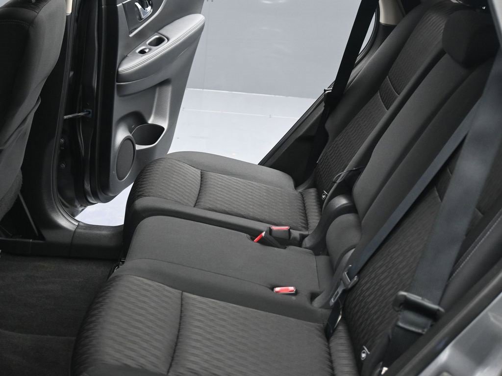 Used 2018 Nissan Rogue S image 20