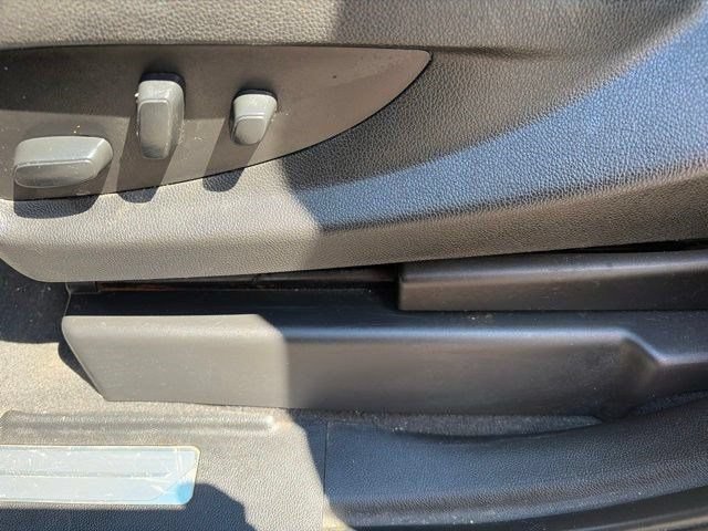 Used 2019 GMC Yukon SLT w/ Graphite Performance Edition AWD/4WD image 12