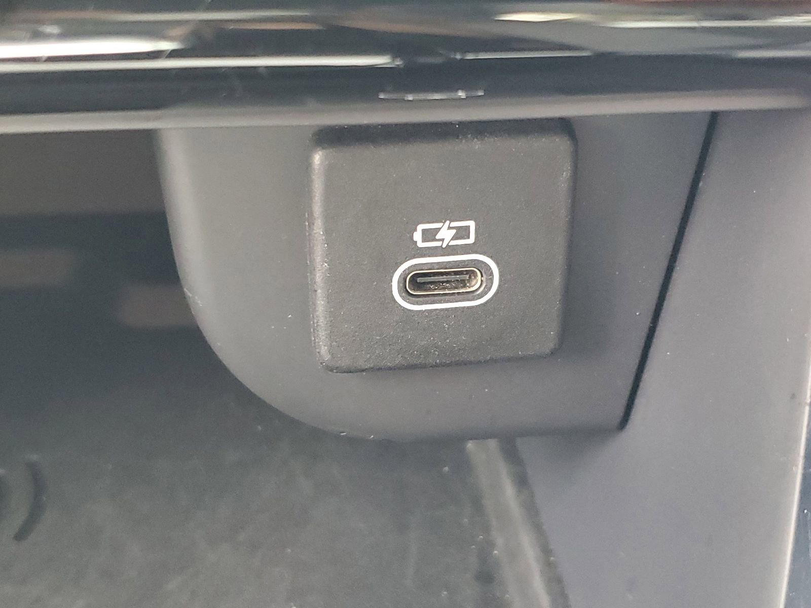 Used 2021 Land Rover Discovery Sport SE image 27
