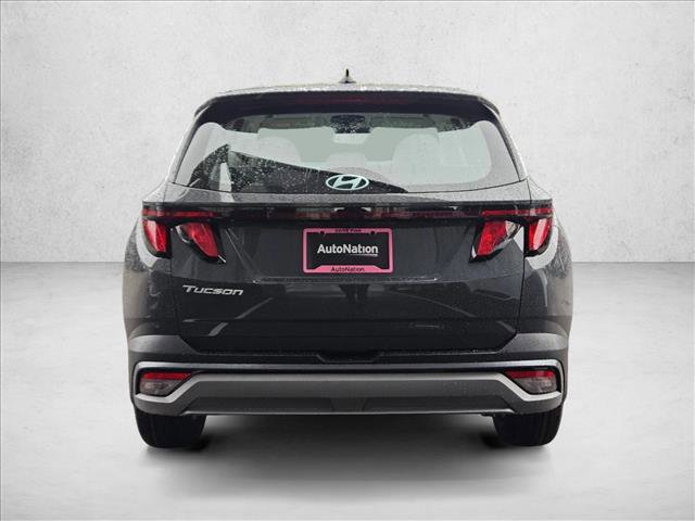 Certified 2025 Hyundai Tucson SE image 8