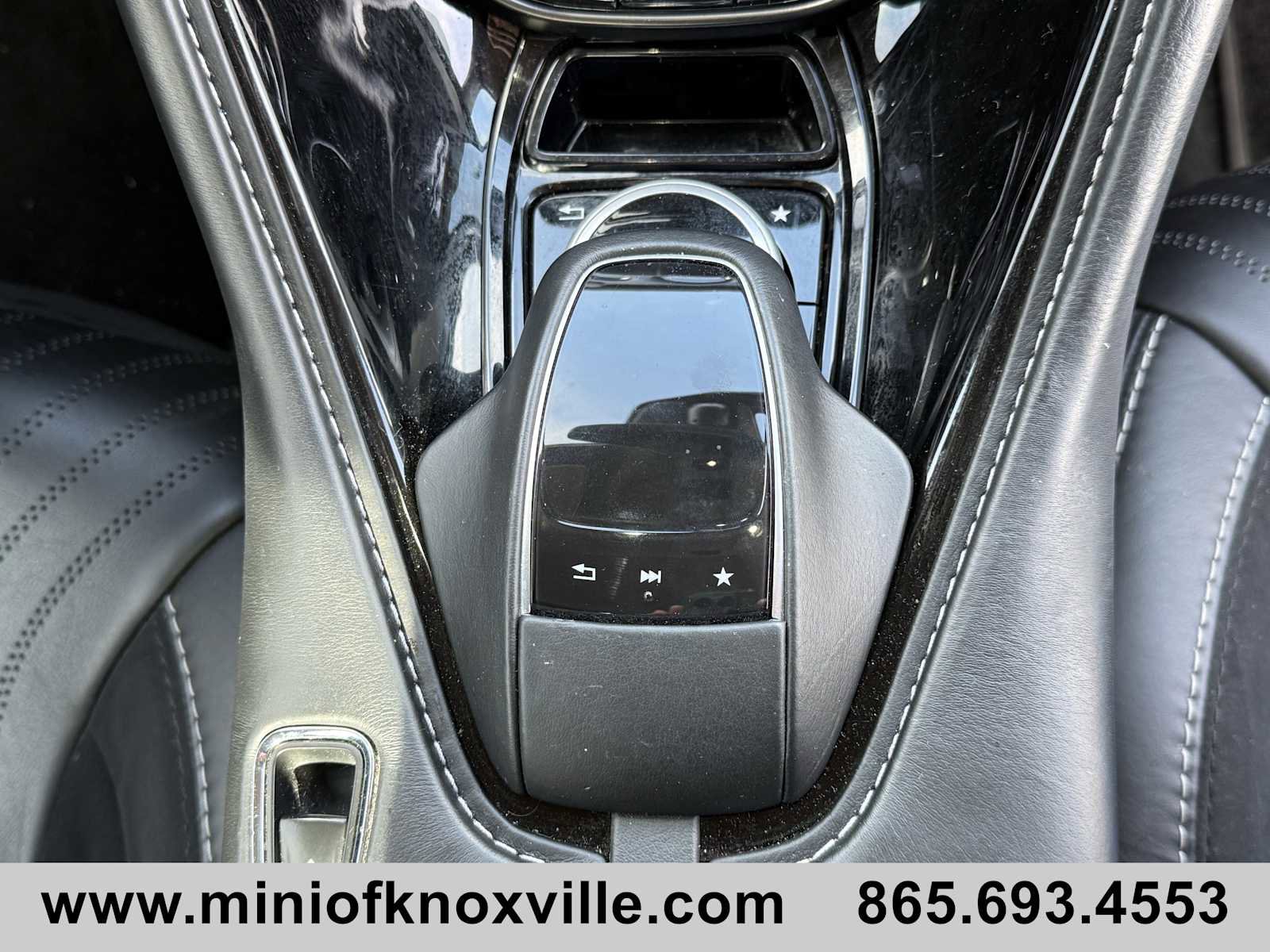 Used 2019 Aston Martin DB11 AMR image 19