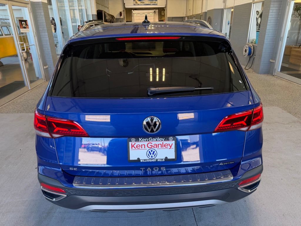 Used 2023 Volkswagen Taos SE w/ Panoramic Sunroof Package AWD/4WD image 6