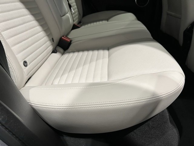 Used 2023 Land Rover Discovery Sport SE image 55
