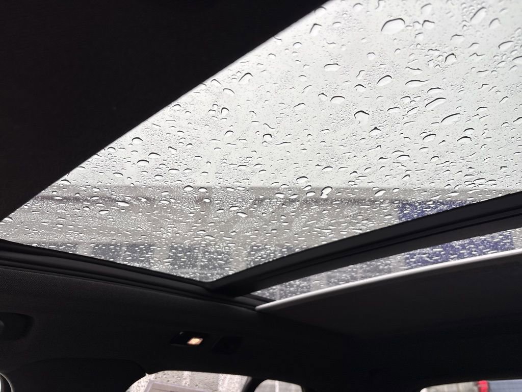 Certified 2023 Volvo XC40 B5 Plus w/ Driver Assist Package image 30