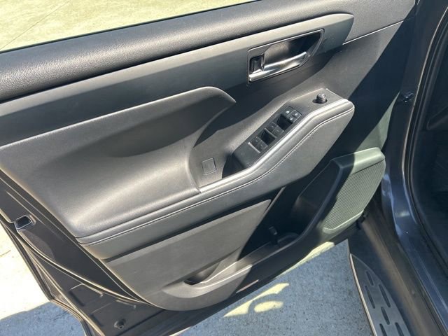 Used 2022 Toyota Highlander XLE image 26