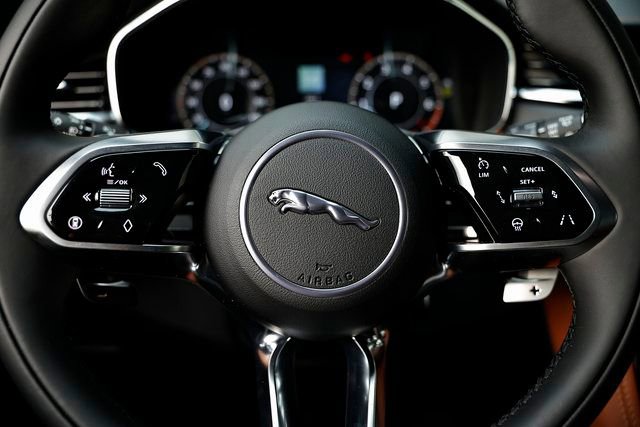 New 2026 Jaguar F-PACE R-Dynamic S image 34