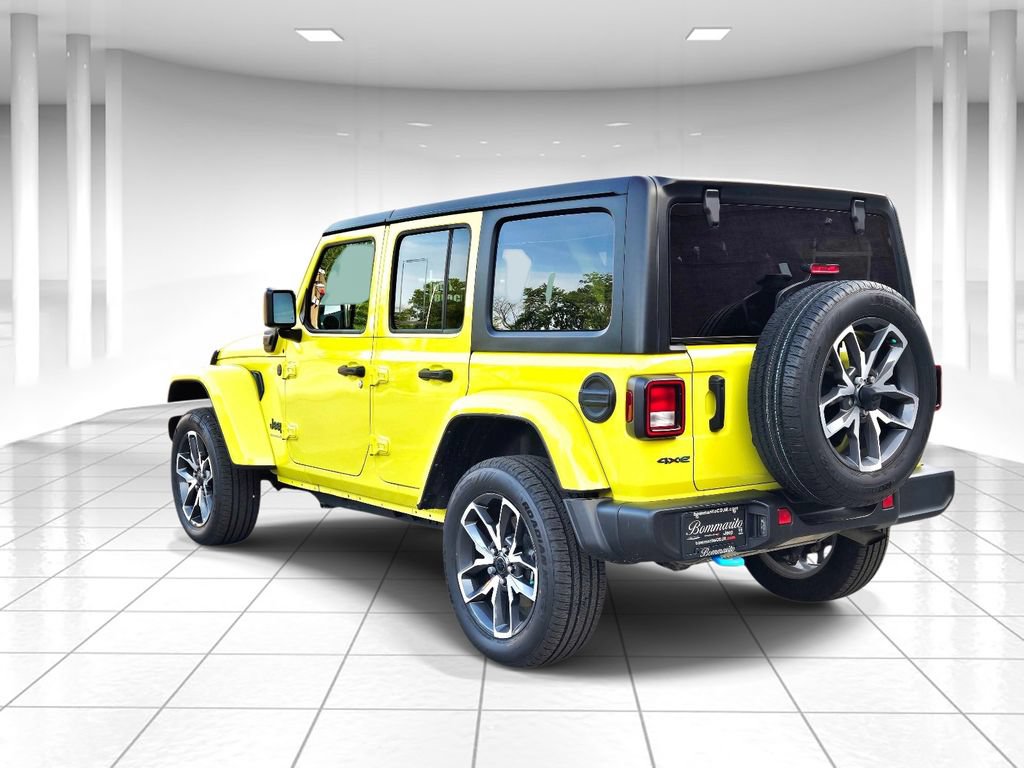 Used 2024 Jeep Wrangler Unlimited w/ Convenience Group AWD/4WD image 5