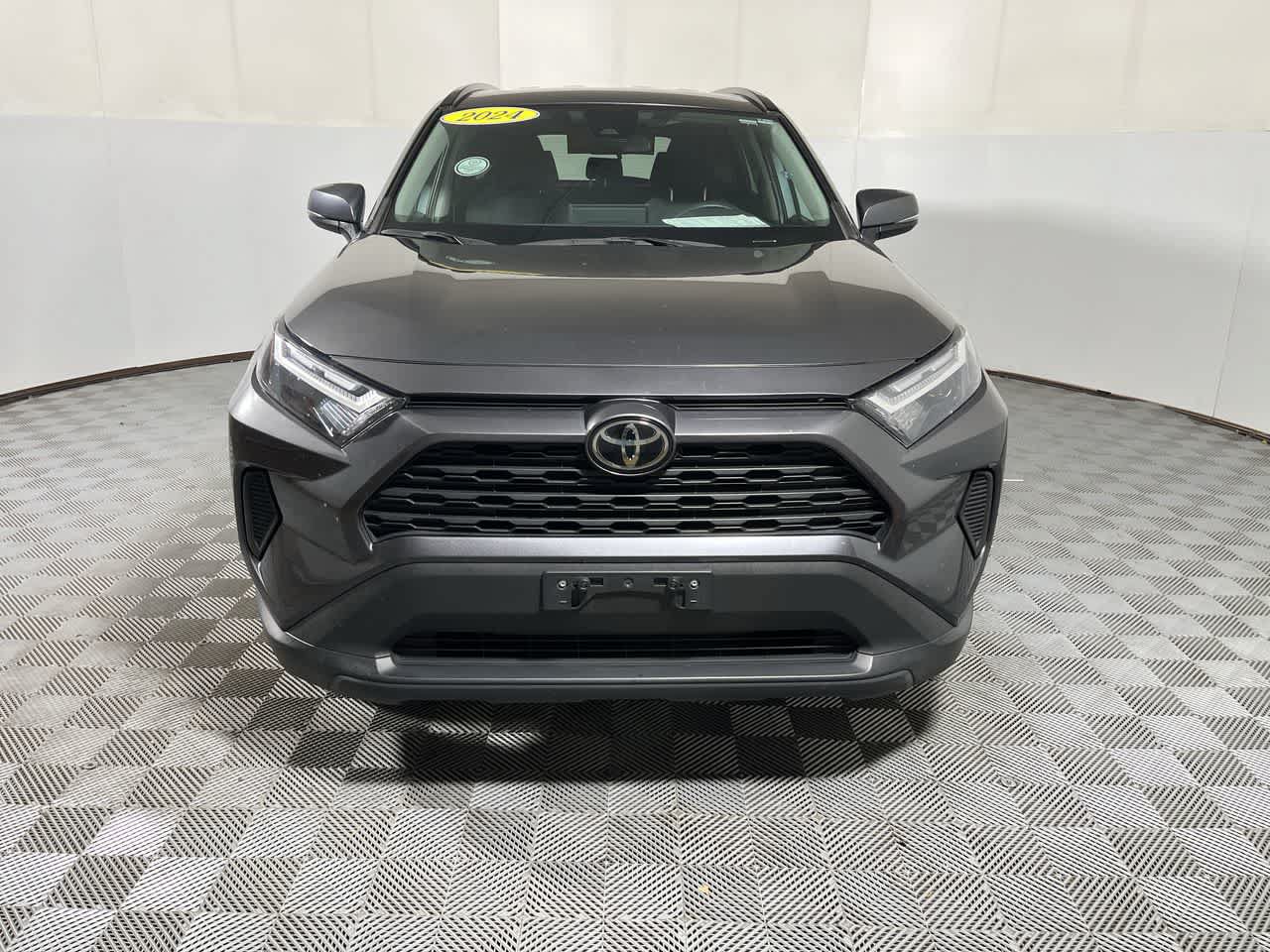 Used 2024 Toyota RAV4 XLE AWD/4WD image 3