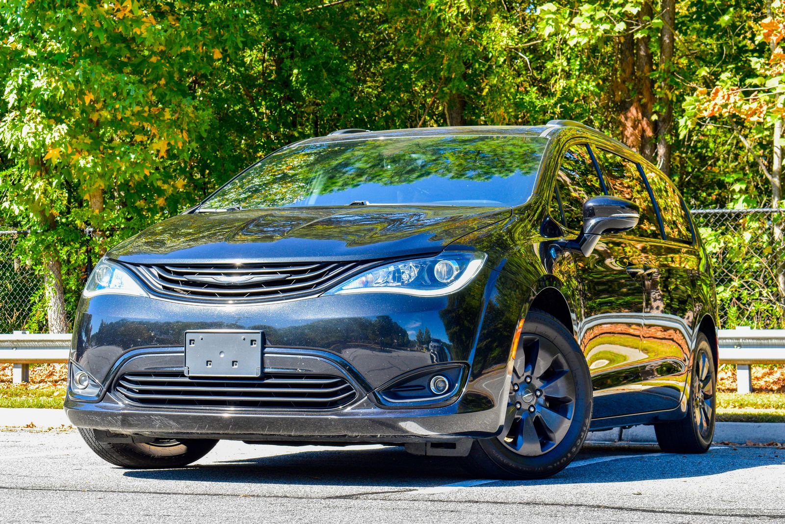 Used 2019 Chrysler Pacifica Limited w/ S Appearance Package