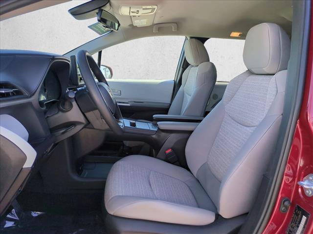Certified 2026 Toyota Sienna LE AWD/4WD image 15