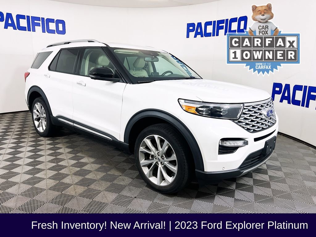Used 2023 Ford Explorer Platinum w/ Technology Package AWD/4WD image 1