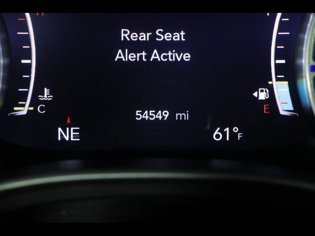 Used 2023 Chrysler Pacifica Touring-L FWD image 21