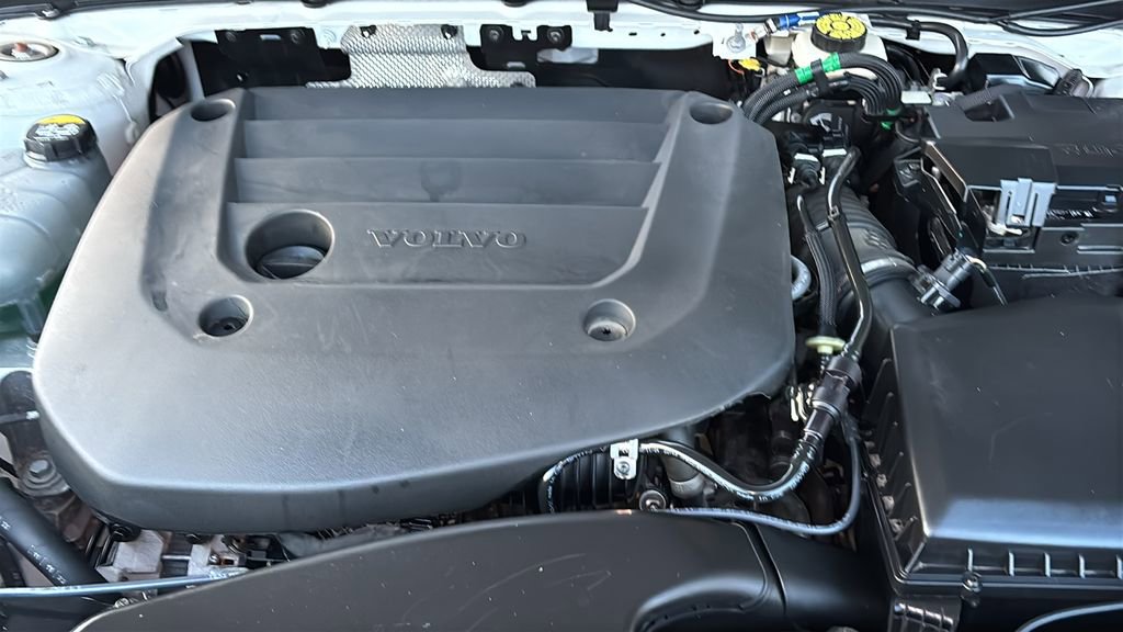 Certified 2023 Volvo XC40 B5 Plus w/ Driver Assist Package image 30