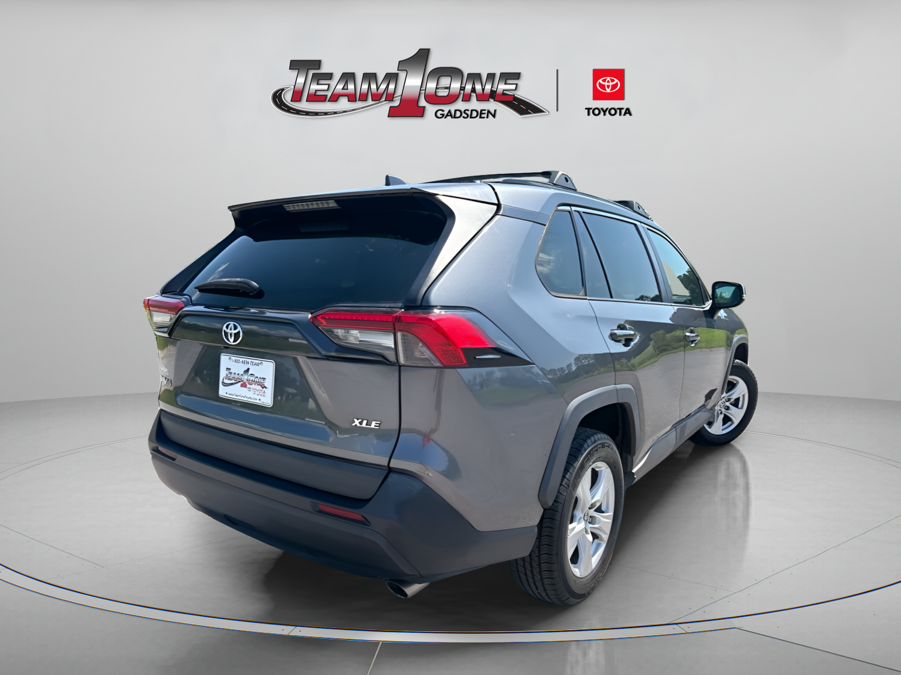 Used 2021 Toyota RAV4 XLE w/ Convenience Package FWD image 7