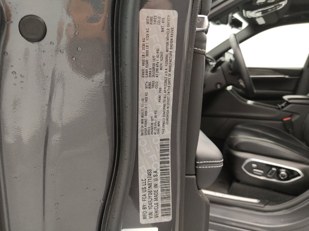 Used 2022 Jeep Grand Cherokee Overland w/ Advanced Protech Group III image 33