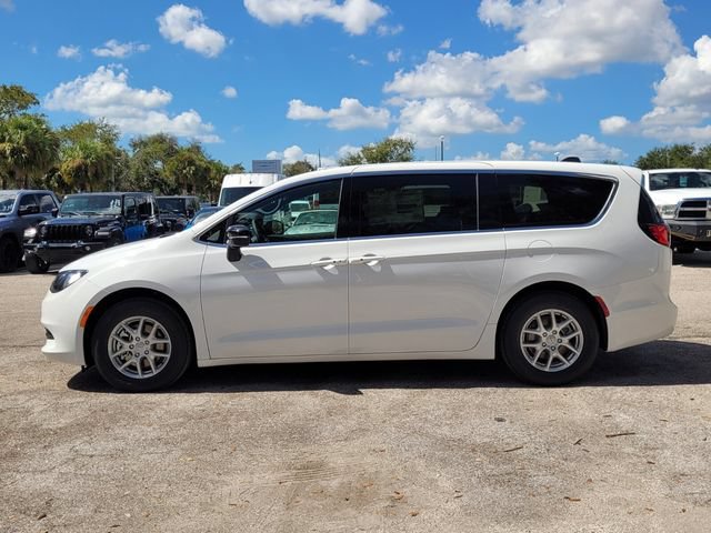New 2026 Chrysler Voyager LX FWD image 7
