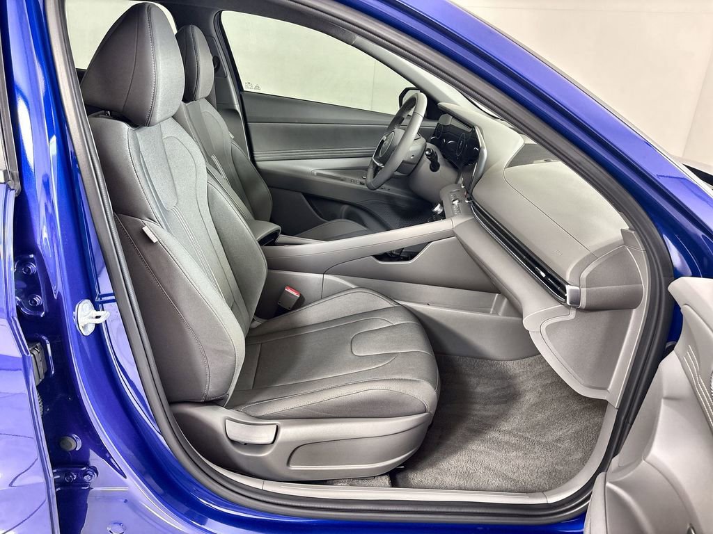 New 2025 Hyundai Elantra SEL w/ Cargo Package FWD image 26