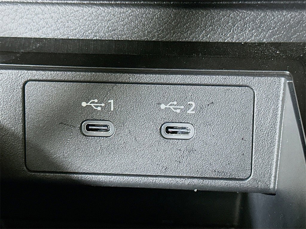 Used 2025 Nissan Kicks SR w/ Illumination Package image 31