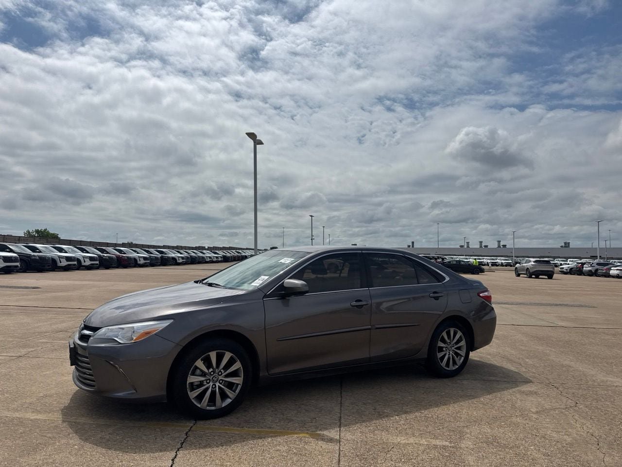 Used 2017 Toyota Camry XLE FWD image 10